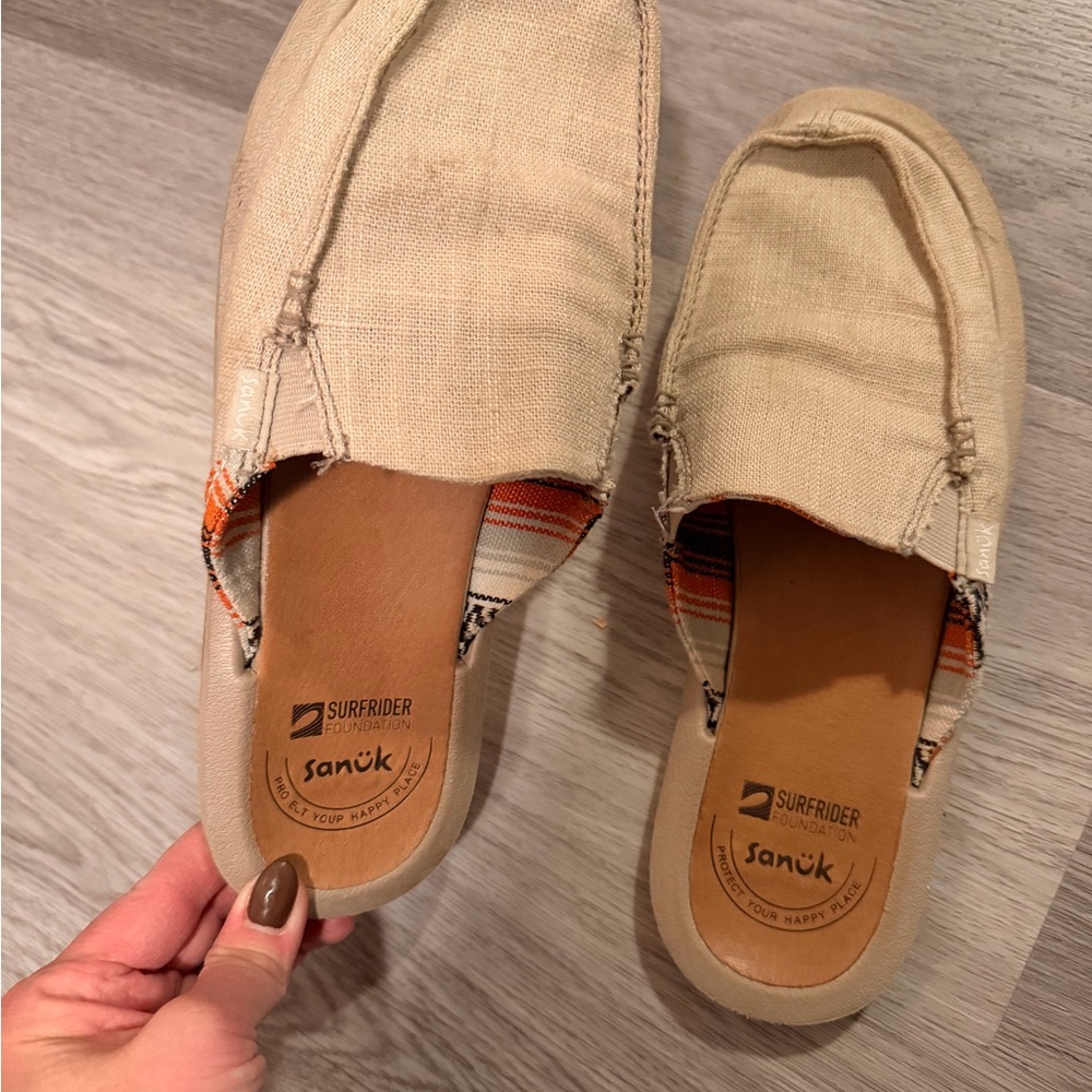 Sanuk Women's Cream Slip-On Flats